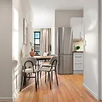Heimby Homes - Seaside Balcony Apartman