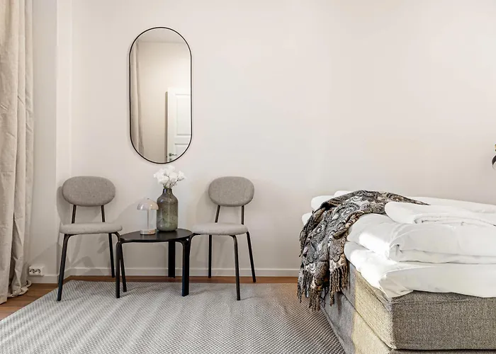 Heimby Homes - Seaside Balcony Apartment *