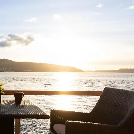 Heimby Homes - Seaside Balcony Μπέργκεν