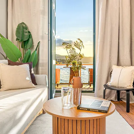 Heimby Homes - Seaside Balcony 베르겐