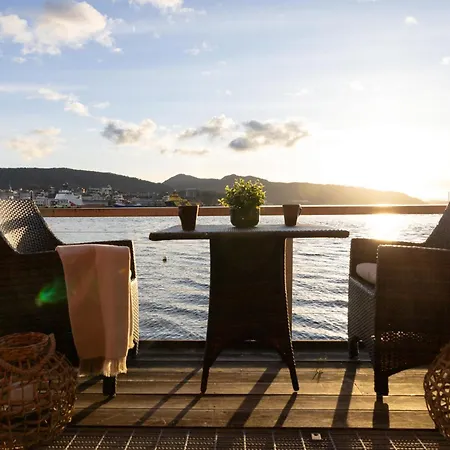 아파트 Heimby Homes - Seaside Balcony